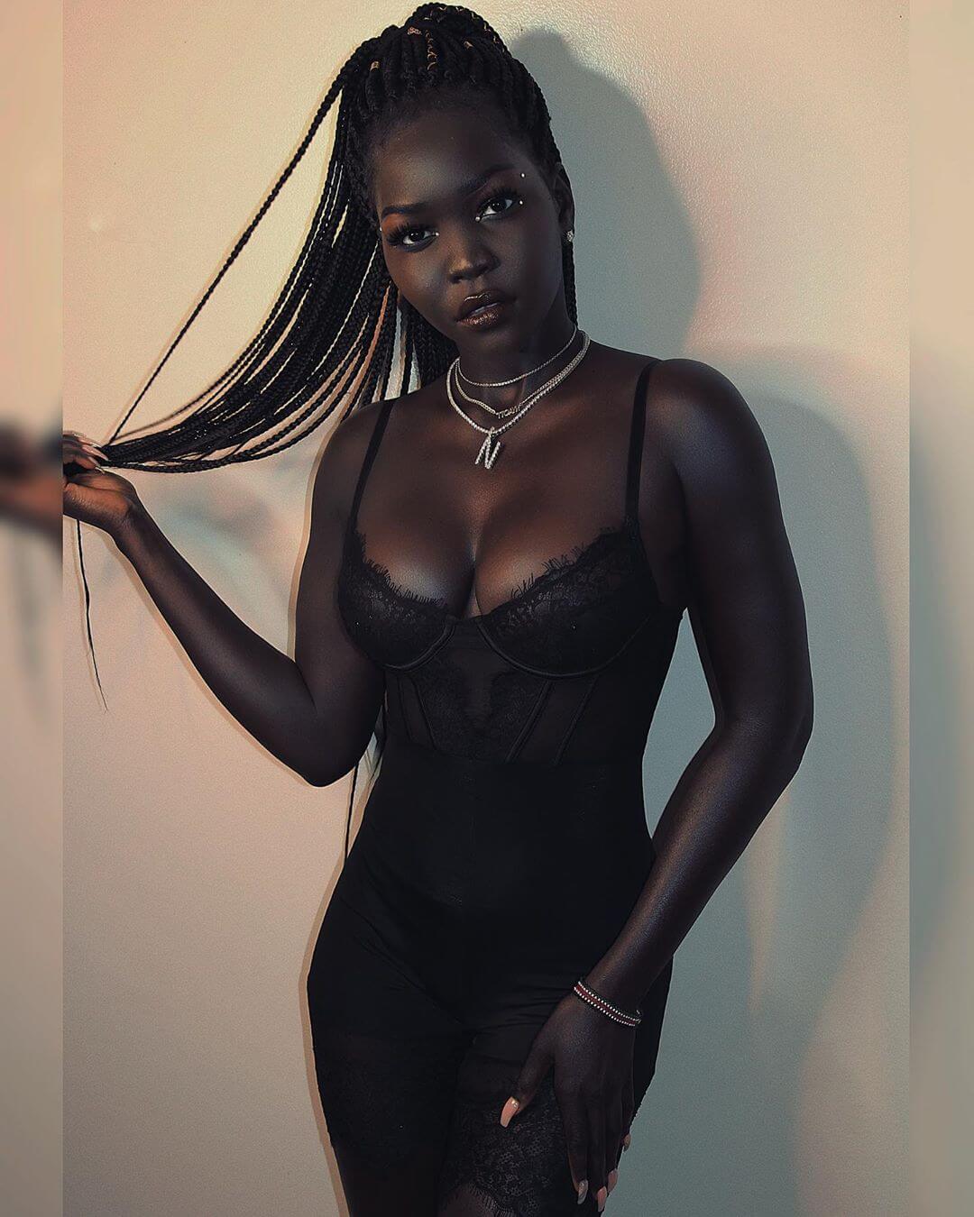 Nyakim Gatwech, Dünyanın, En Siyah Cildine Sahip Güney Sudanlı Top Model.