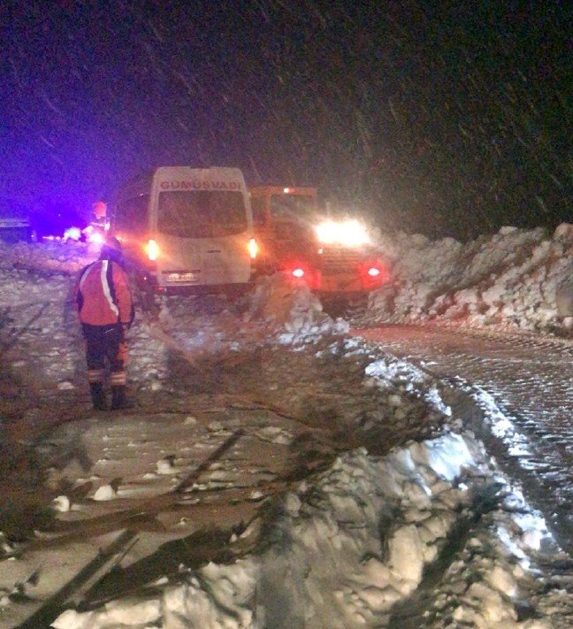 Zigana Dağı geçidinde meydana gelen çığ nedeniyle yol ulaşıma kapandı