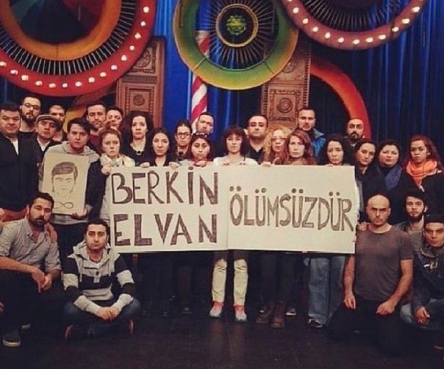 "Berkin Elvan Ölümsüzdür" pankartını hedef alan trollere Ali Sunal