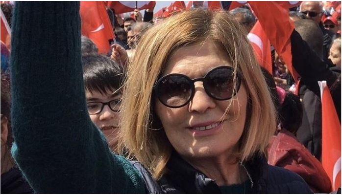 Merkezimize ulaşan haberler neticesinde CHP Kadıköy Örgütü'nün aynı gün içerisinde iki kayıp ile sarsıldığını öğrenmiş bulunmaktayız. Acılarını Paylaşıyoruz!