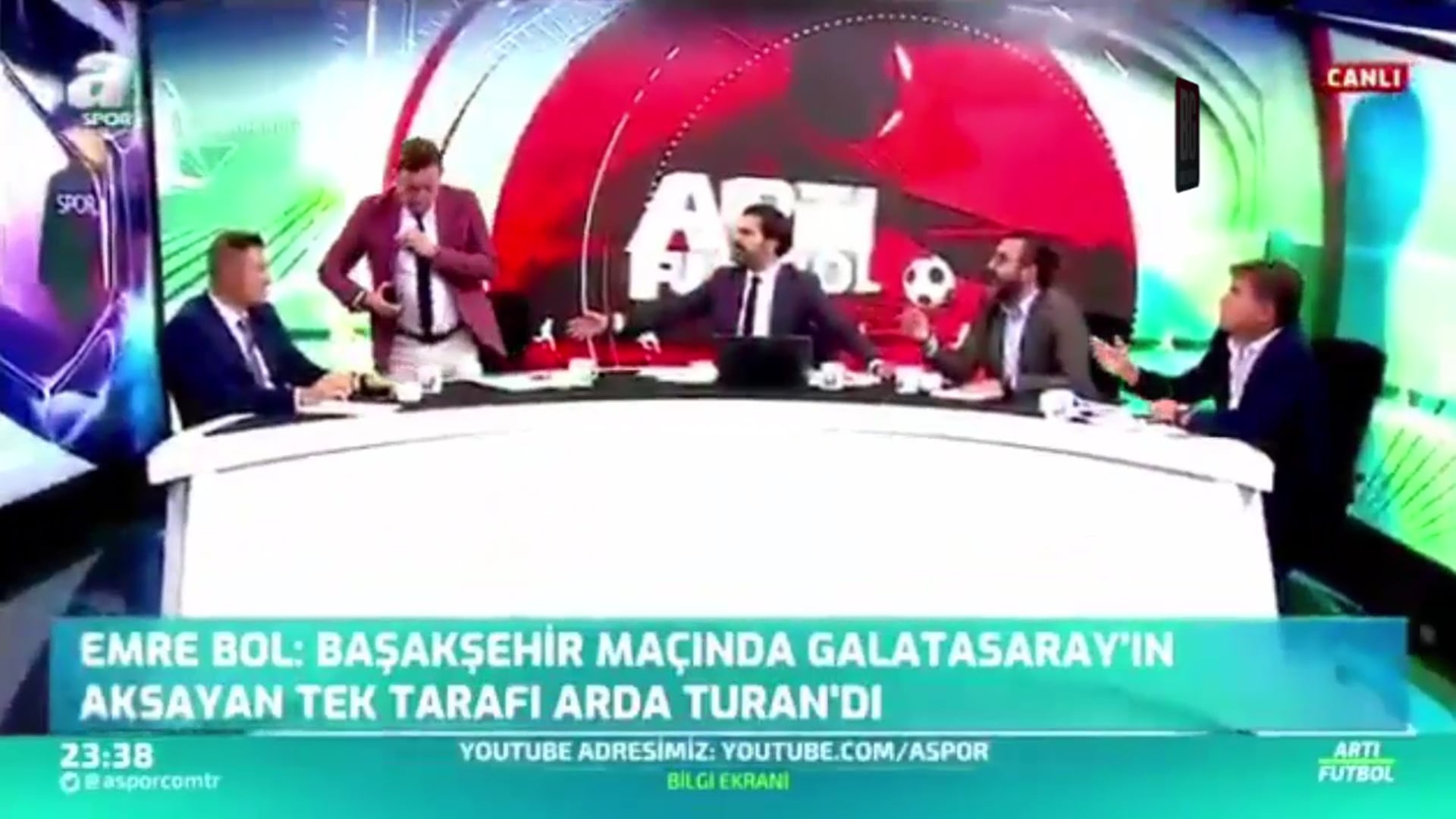 Evren Turhan Dan Emre Bol A Bir Daha Seninle Ayni Programda Yer Almam